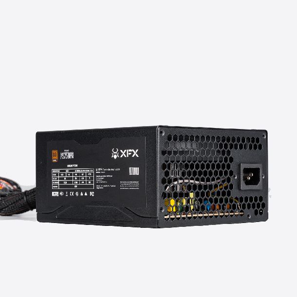 fuente|hardware||xfx|max5|fuente 750w xfx ps750pb 80 plus bronze
